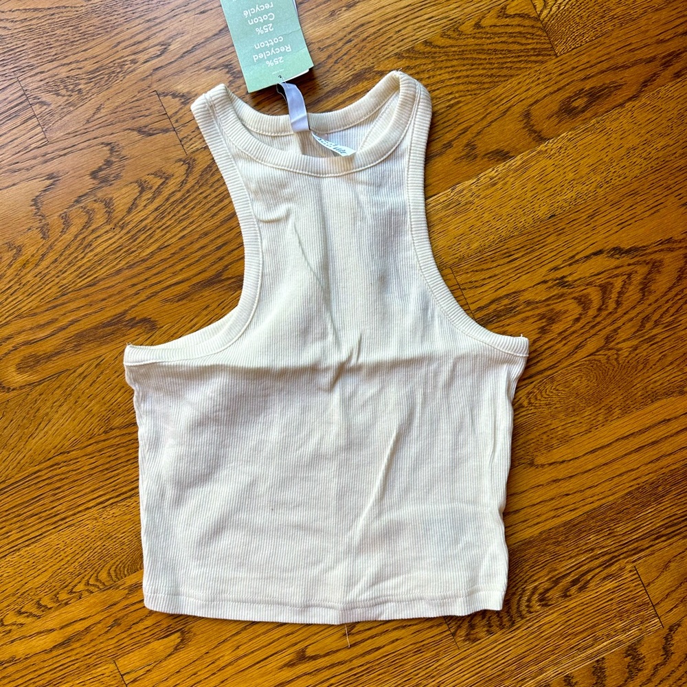 Cropped razor back tank